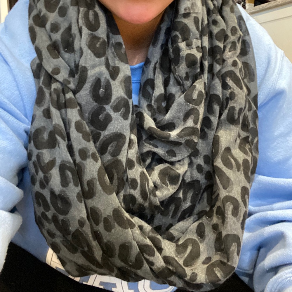 Infinity scarf